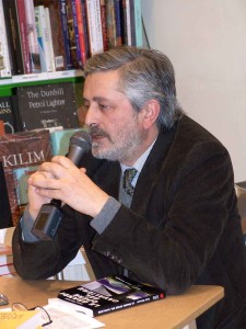 Firenze, 19 gennaio 2005, Libreria Martelli - Ivan Cicconi alla presentazione del suo libro Le grandi opere del Cavaliere