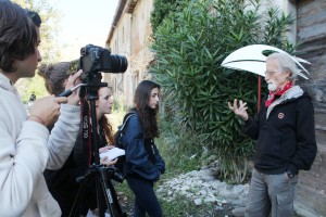 Gualchiere di Remole - Gli studenti Fotografi del 'L. da Vinci' di Firenze intervistano Piero Gensini, l'artista che resiste