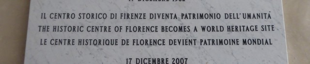 La targa che in Palazzo Vecchio celebra il Centro storico UNESCO