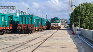 Carico treno corridoio attrezzato, 2 (gentile concessione Rfi)