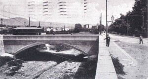 17 - Ponte del Romito sul Mugnone. Viale Filippo Strozzi direzione Viale Giovanni Milton, ai primi del '900